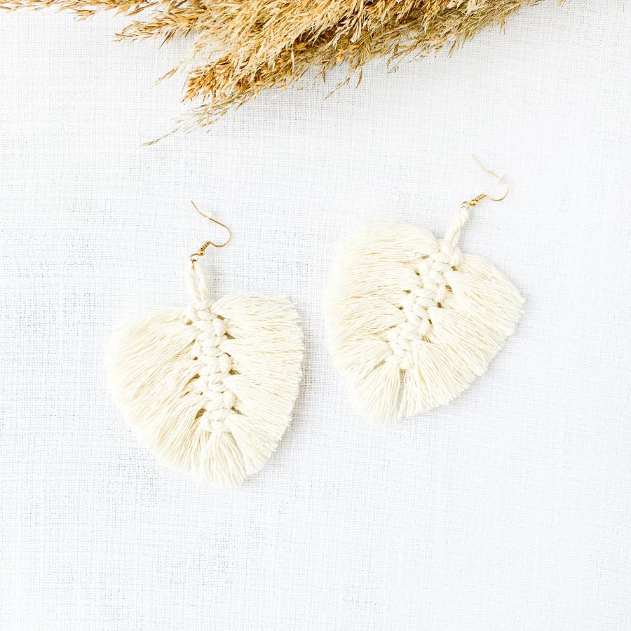 Boucles d'oreilles Bohèmes feuilles blanches de Soins Luxart