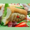 Choix de sandwichs grillées lors de l'atelier de chandelles et repas gourmand en plein air